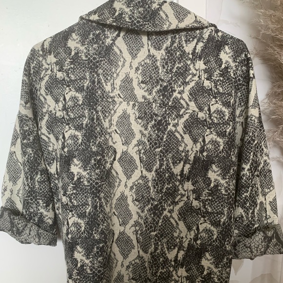 ZARA OVERSIZED SNAKESKIN MOTO JACKET - Picture 4 of 7